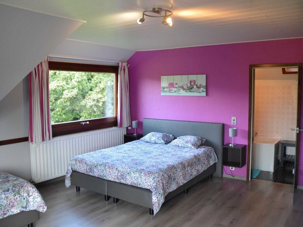 Villa Elegant villa in Stavelot with fitness and playroom and an incredible garden