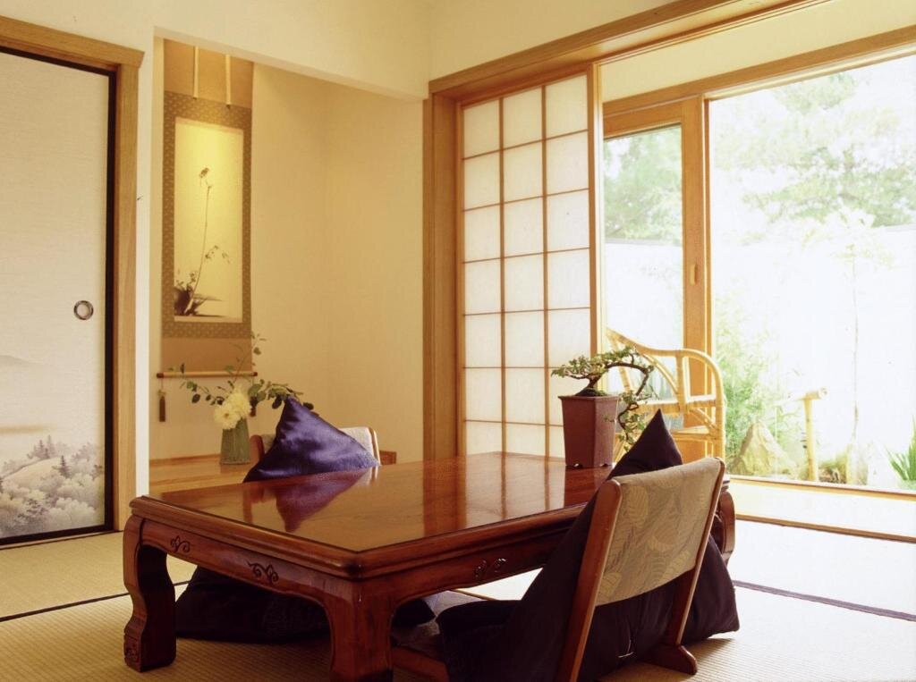 Suite Shizuka Ryokan Japanese Country Spa & Wellness Retreat