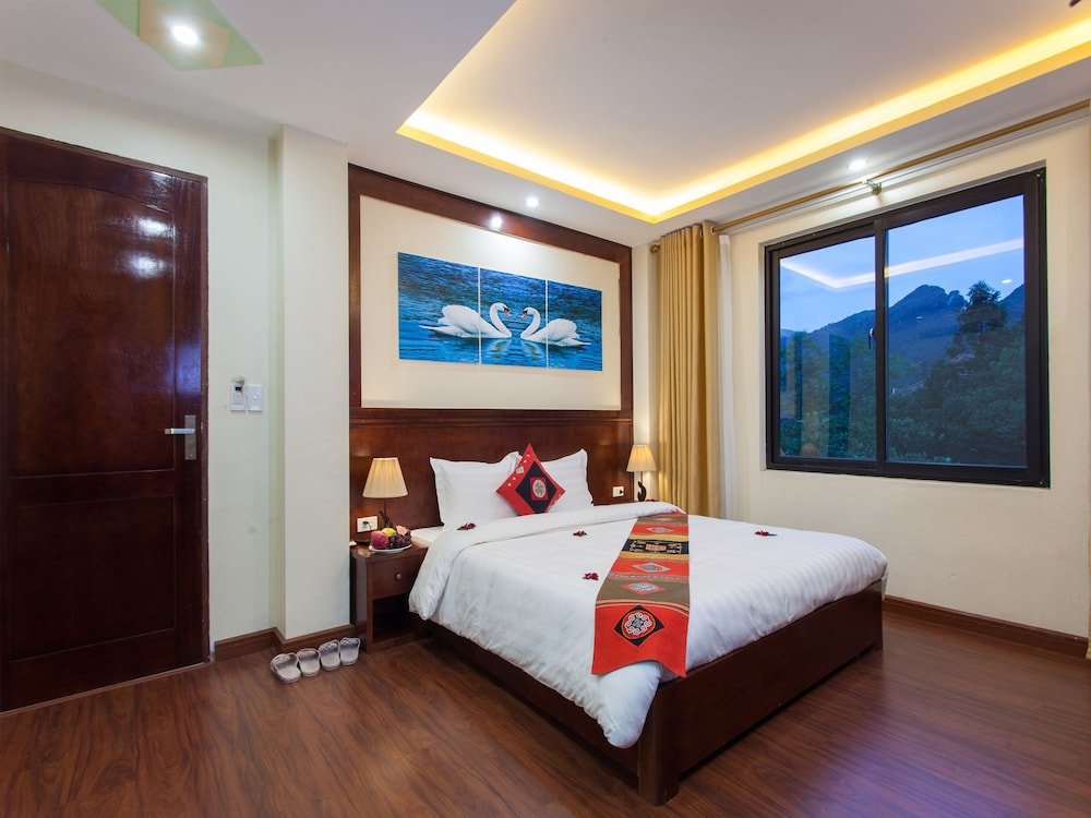 Двухместный номер Deluxe с балконом и с видом на горы Sapa Friendly Inn & Travel