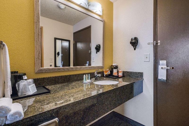 Standard room Quality Inn & Suites Silverdale