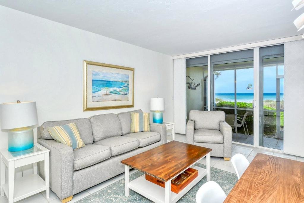 Apartment LaPlaya 101A Step out to the beach from your screened lanai Light and bright end unit