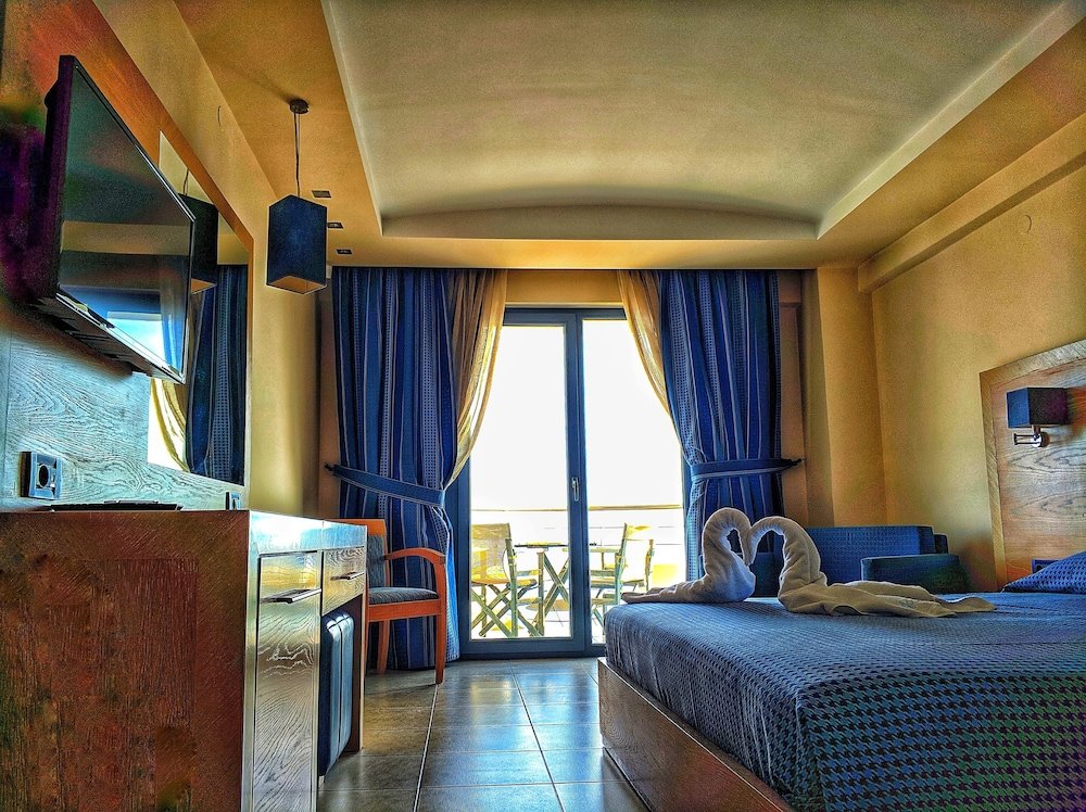 Двухместный номер Standard Aegean Blue Beach Hotel