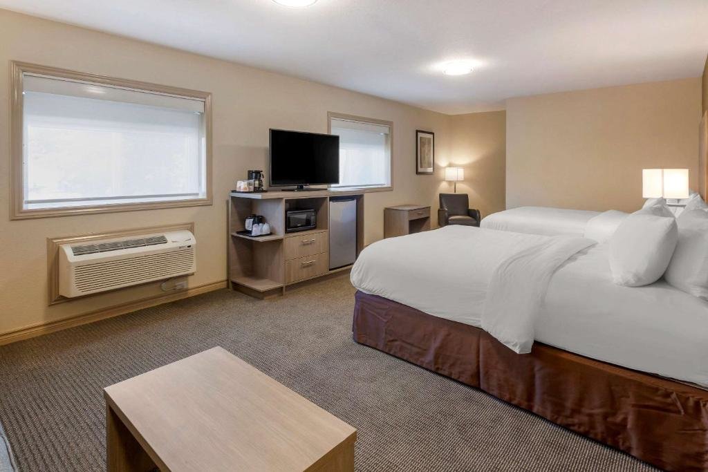 Двухместный номер Standard Comfort Inn & Suites Thousand Islands Harbour District