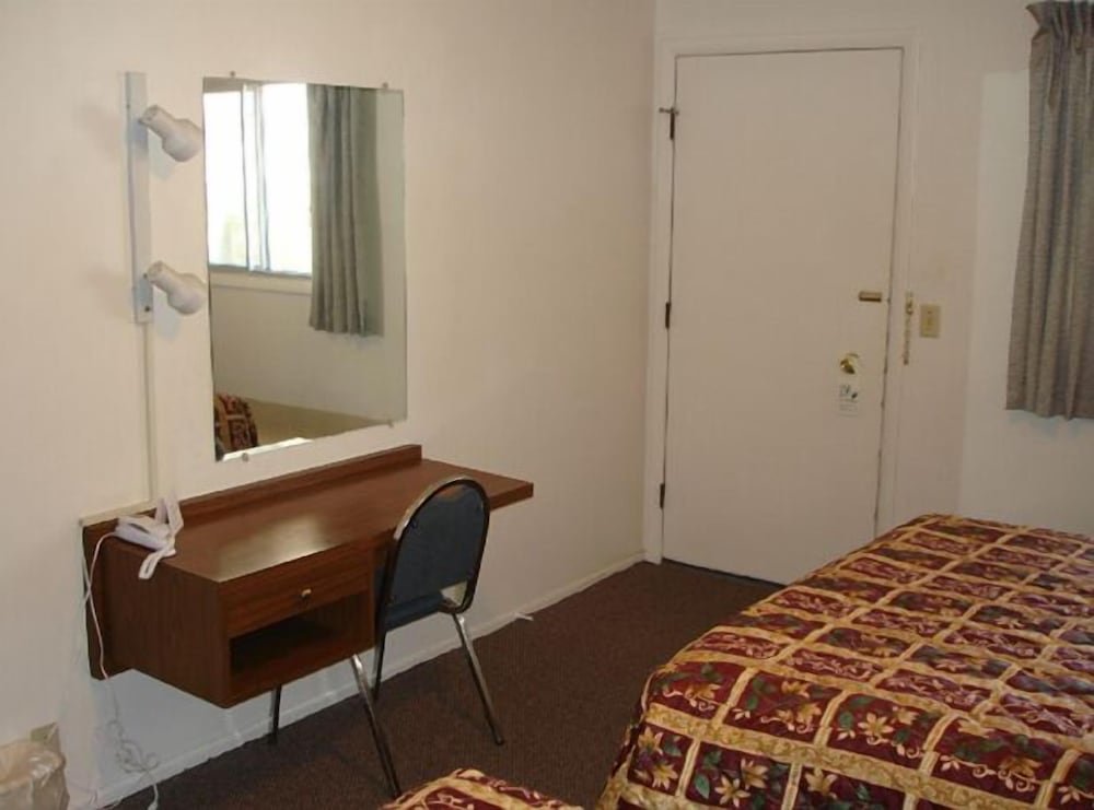 Standard room Tops Motel