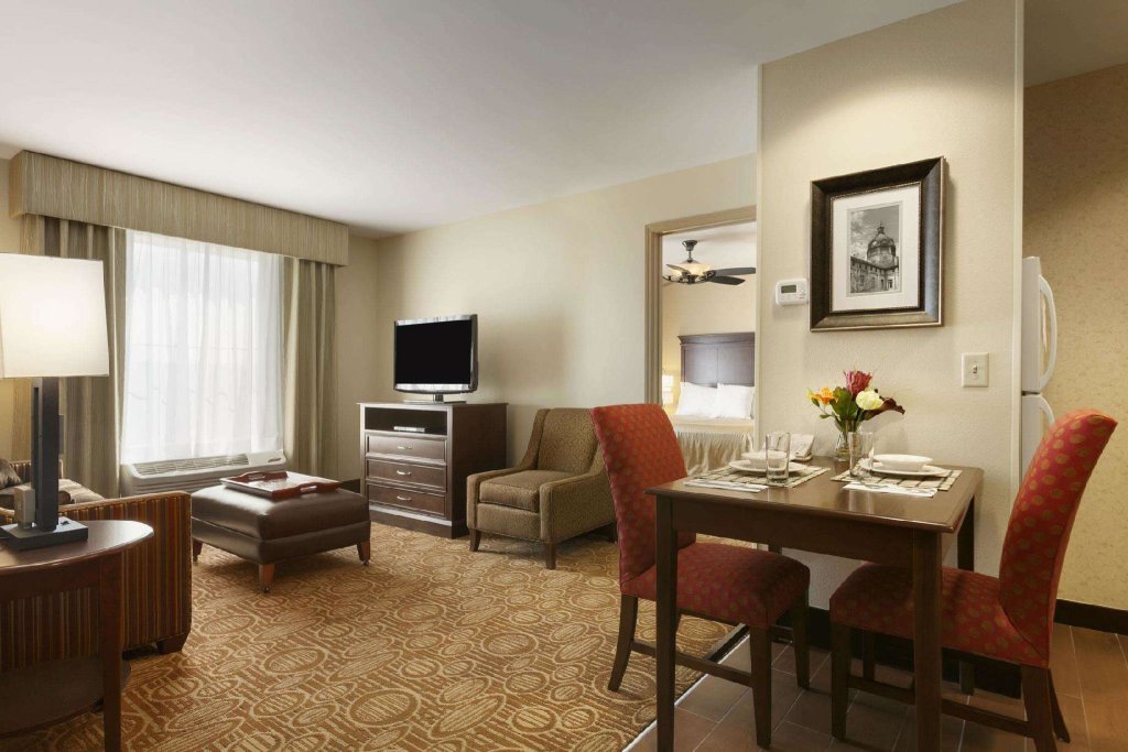 Двухместный люкс c 1 комнатой Homewood Suites by Hilton Binghamton/Vestal