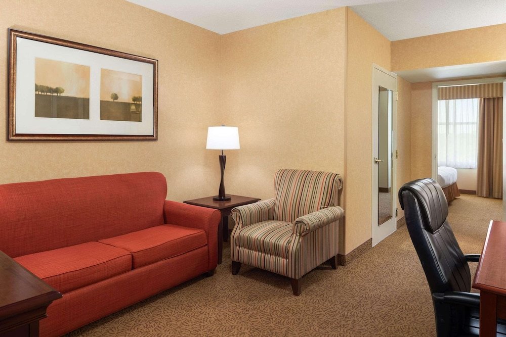 Люкс c 1 комнатой Country Inn & Suites by Radisson, Akron Cuyahoga Falls