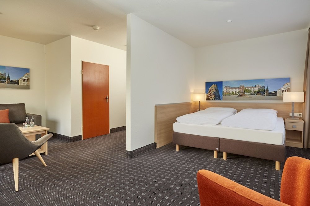 1 Bedroom Suite H+ Hotel Darmstadt