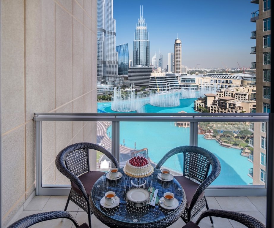 Апартаменты с 2 комнатами с балконом и с видом на город Luxury Staycation - The Residences Tower