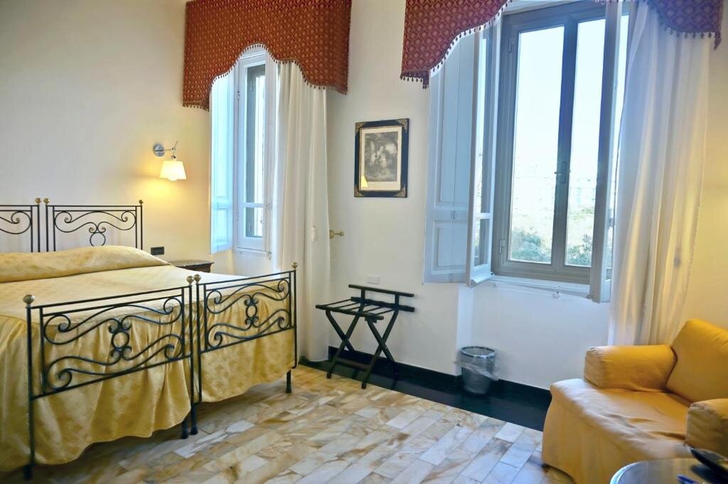 Standard Triple room with garden view Villa Las Tronas Hotel & SPA