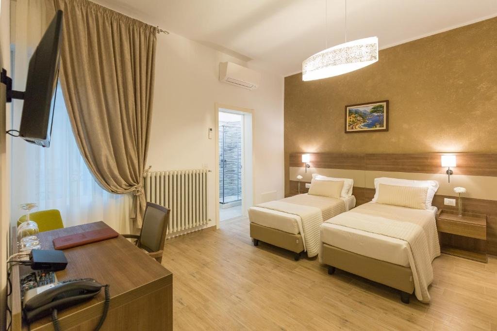 Standard Doppel Zimmer Villa Cavour