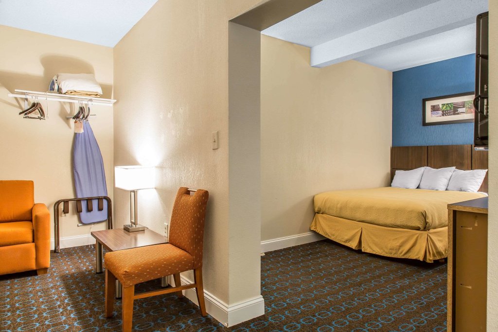 Vierer Suite Quality Inn & Suites Middletown - Newport
