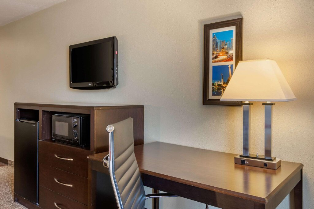 Четырёхместный номер Standard Comfort Inn & Suites Perry National Fairgrounds Area