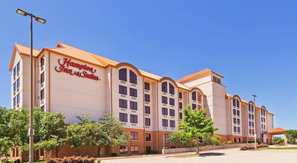 Кровать в общем номере Hampton Inn & Suites Dallas-Mesquite