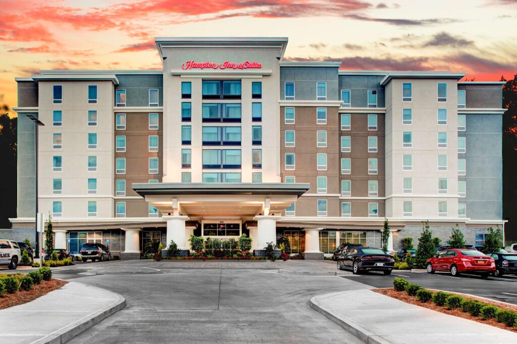 Кровать в общем номере Hampton Inn & Suites by Hilton Atlanta Perimeter Dunwoody