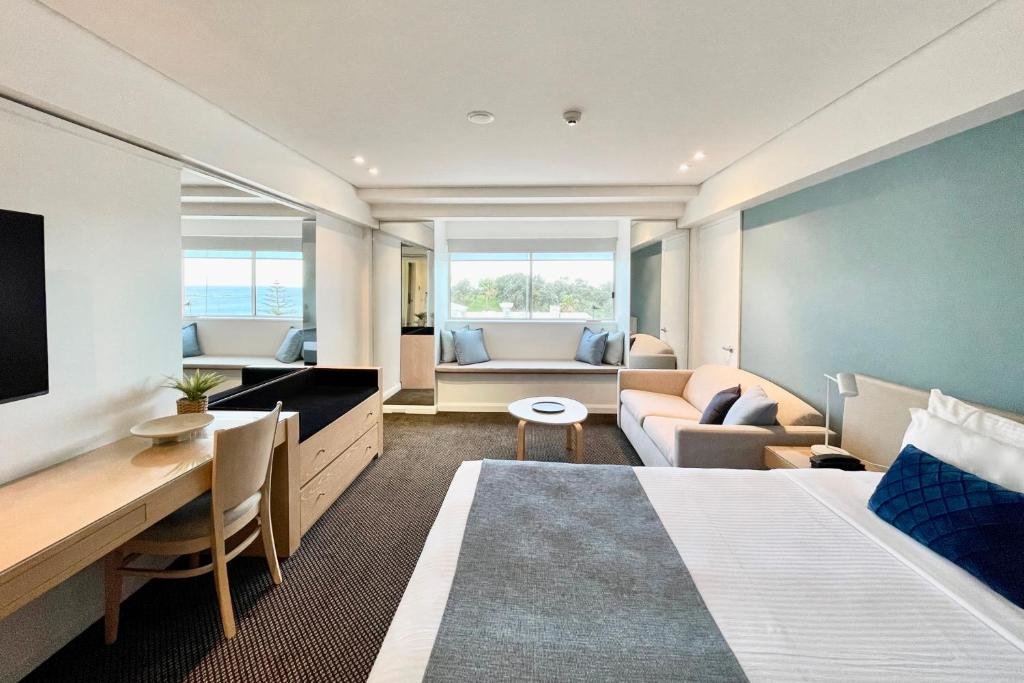 Deluxe Studio with partial sea view Coogee Sands Hotel & Apartments