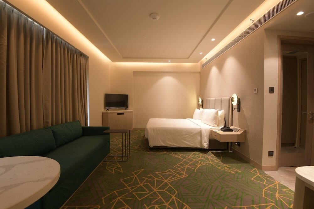 Двухместный номер Premium с балконом Holiday Inn Katra Vaishno Devi, an IHG Hotel