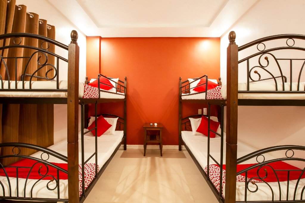 Cama en dormitorio compartido Royale Parc Hotel Puerto Princesa Palawan