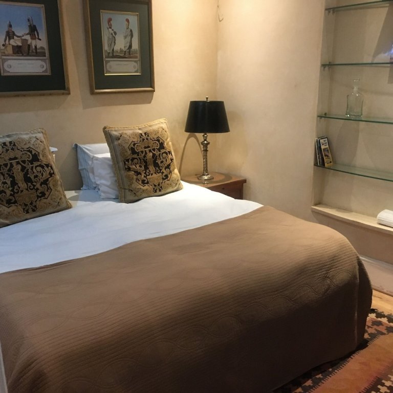 Deluxe Double room with balcony Gordons Guesthouse