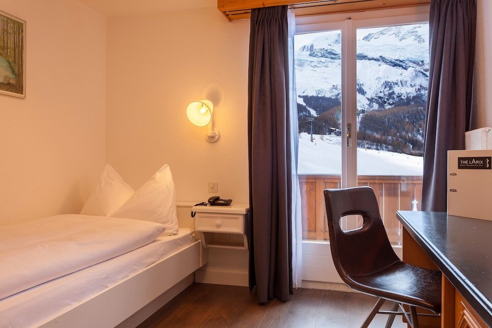 Standard room Hotel THE LARIX ski-in ski-out