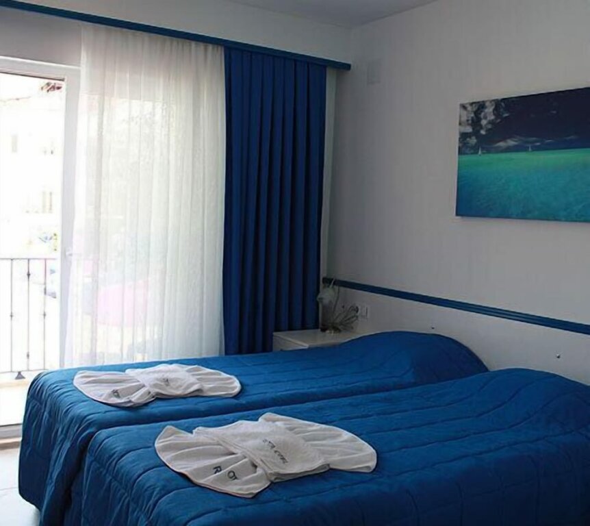 1 Bedroom Standard Double room with balcony Rota Hotel