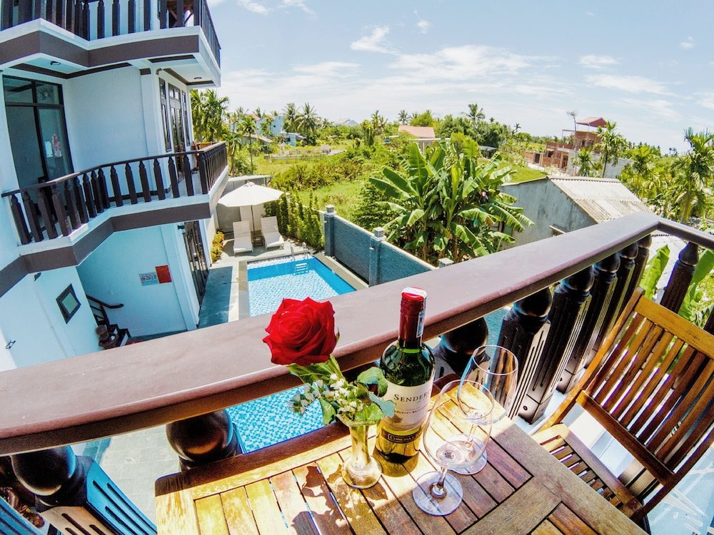 Camera doppia Superior con balcone e con vista sulla piscina Cam Thanh Village Villa Hoi An