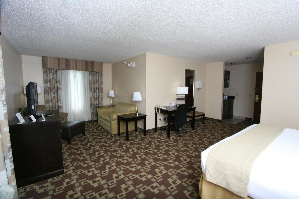 Люкс Country Inn & Suites by Radisson, Shelby, NC