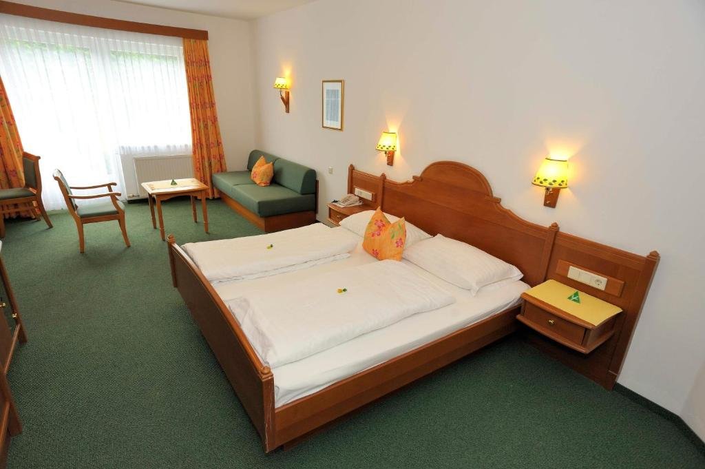 Standard Doppel Zimmer Tennis Golf Hotel Höllrigl