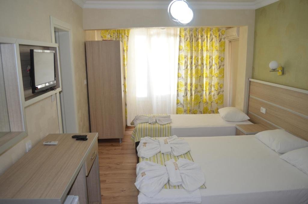 Четырёхместный номер Standard Mostar Hotel