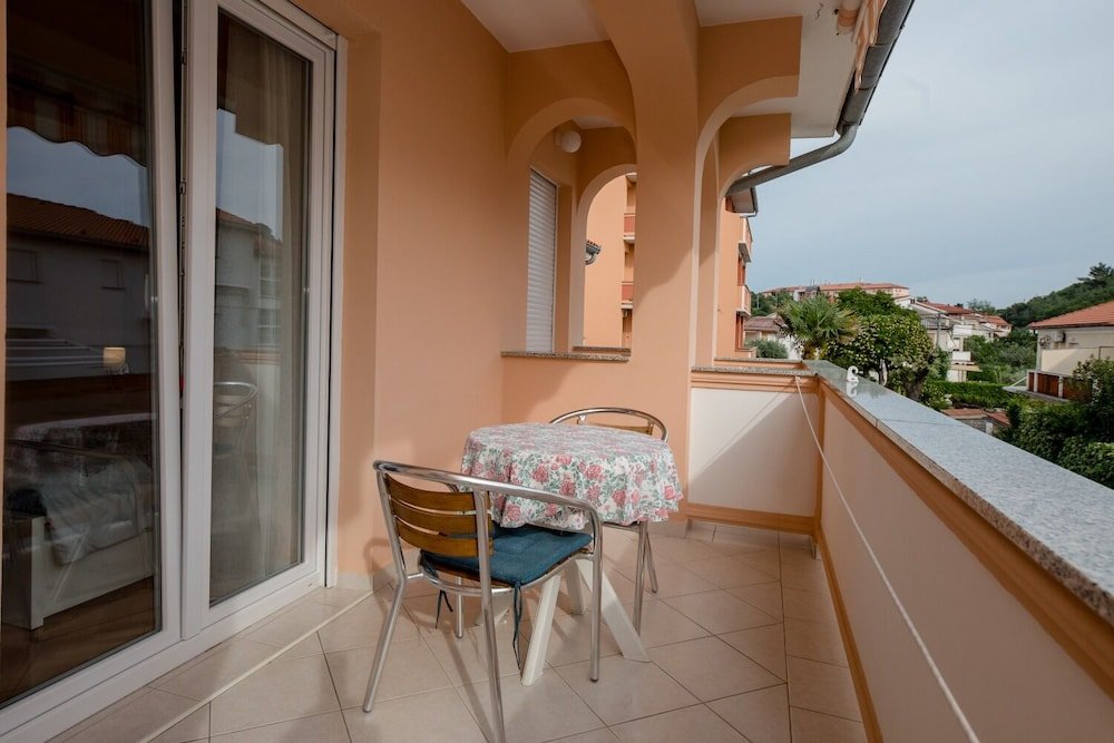 Apartment Mar- 150m From sea - A4
