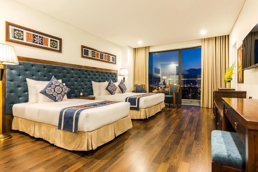 Standard triple chambre avec balcon et Vue sur la ville Balcona Hotel Da Nang