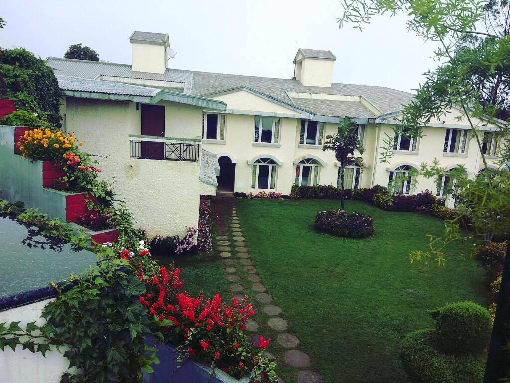 Misty Mount Residency Ooty в Утакаманд, штат Тамилнад. Забронировать Misty  Mount Residency Ooty