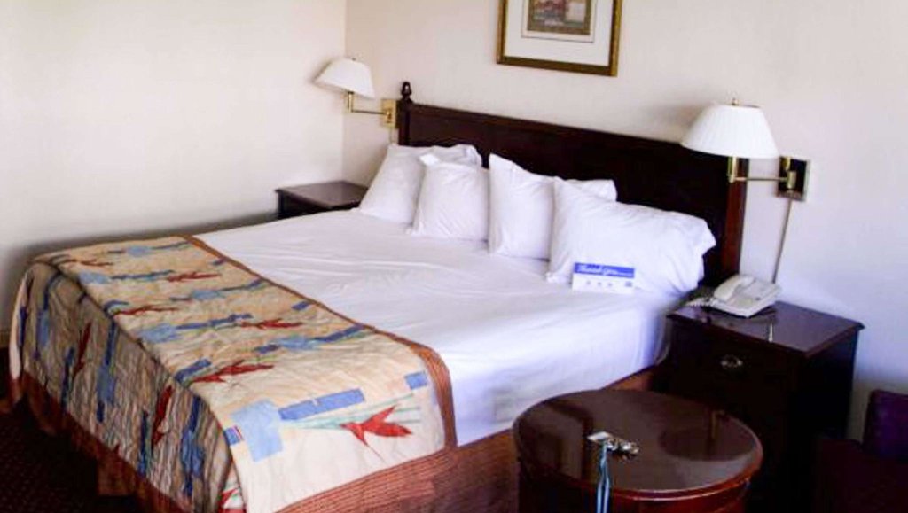 Standard Double room Super Inn & Suites