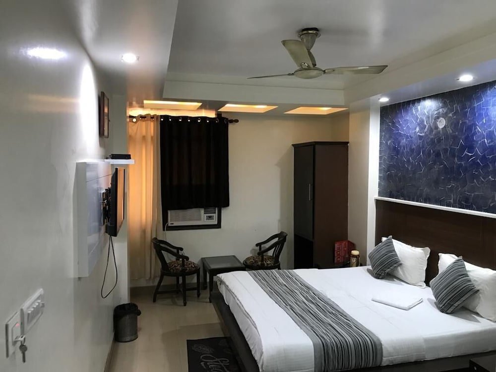 Номер Deluxe ADB Rooms Udhav palace