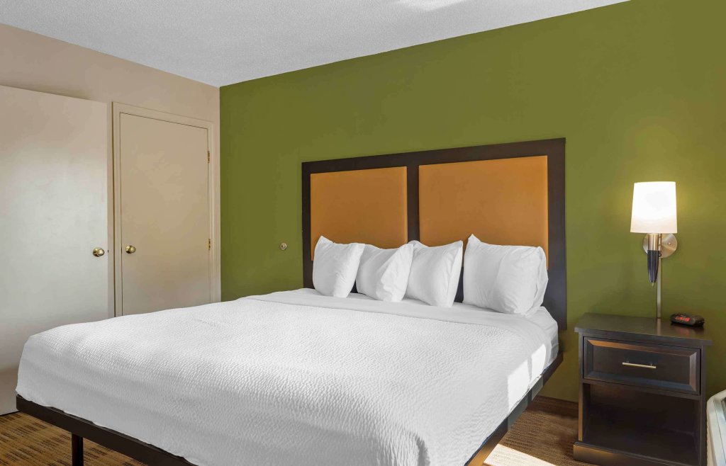 Двухместный люкс c 1 комнатой Extended Stay America Suites - Chicago - Lombard - Yorktown Center