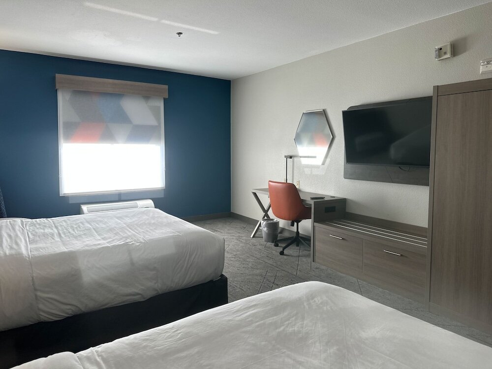 Standard quadruple chambre Holiday Inn Express Hotel & Suites Ennis, an IHG Hotel