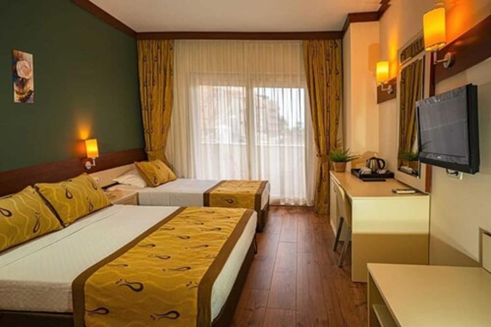 Standard Einzel Zimmer mit Balkon Rose Resort Hotel