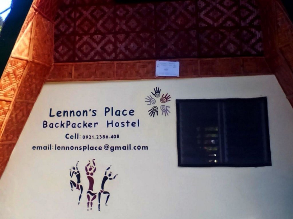 Кровать в общем номере Lennon's Place Backpacker Hostel