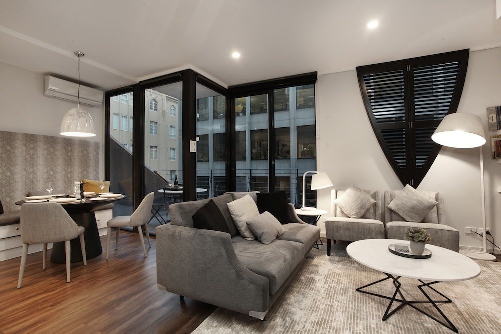 Четырёхместные апартаменты с балконом StayCentral - Little Collins
