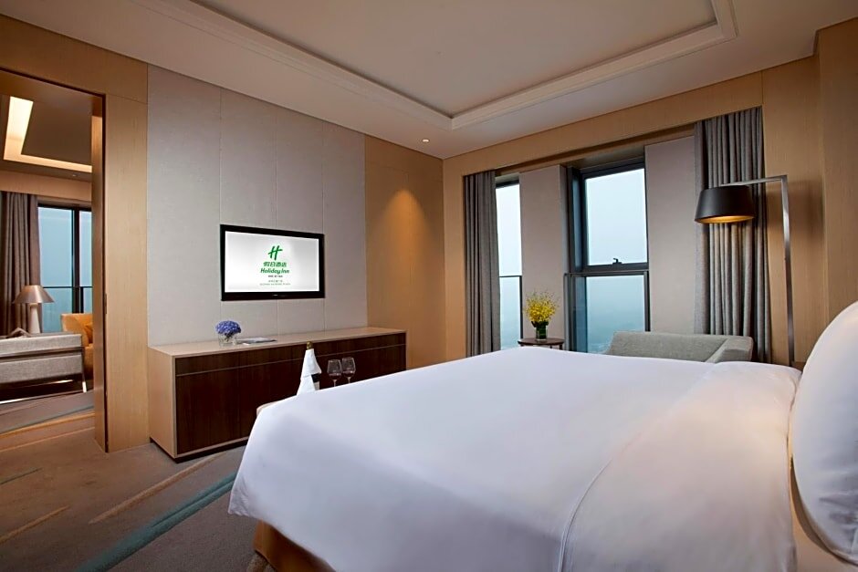 Superior Suite Holiday Inn Suzhou Huirong Plaza, an IHG Hotel