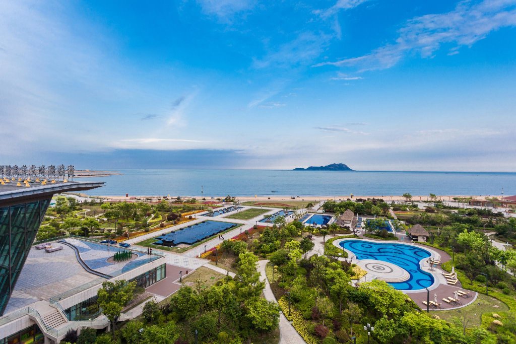 Standard Double room with city view Le Meridien Qingdao West Coast Resort