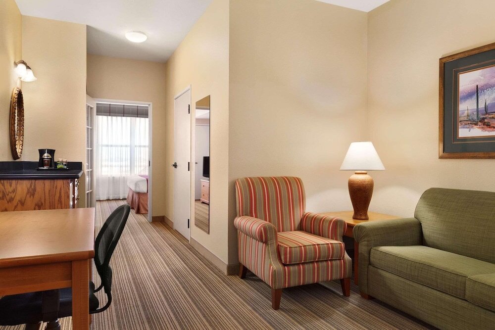 1 Bedroom Premium Suite Country Inn & Suites