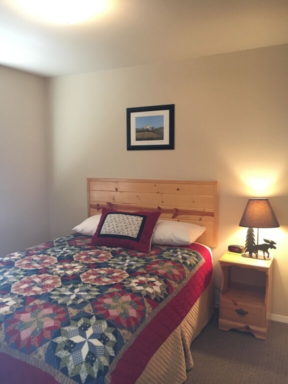 2 Bedrooms Suite Mountain Landing Suites & RV Park