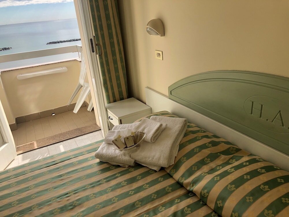 Двухместный номер Standard с балконом Hotel Adriatica sul Mare