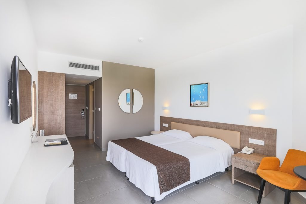 Deluxe Doppel Zimmer mit eingeschränktem Meerblick Vassos Nissi Plage Hotel & Spa
