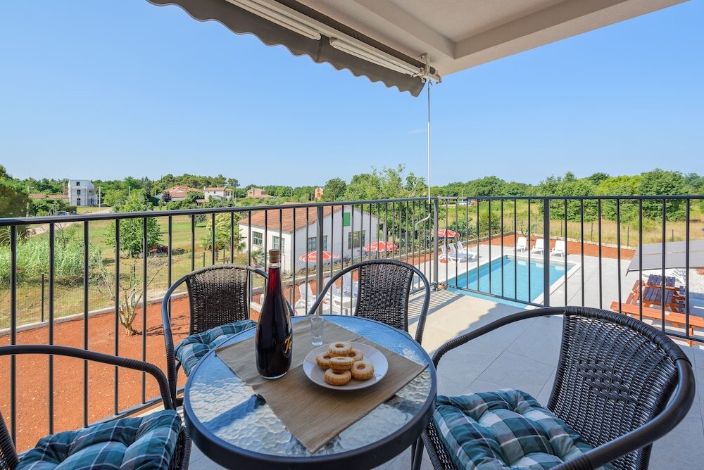 Grand Apartment Family Apartment House Lucija With Pool