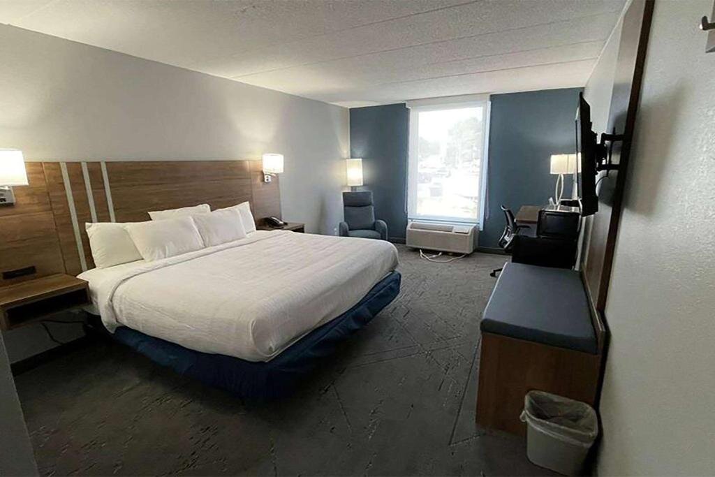 Double Suite Days Inn & Suites by Wyndham Springfield OH