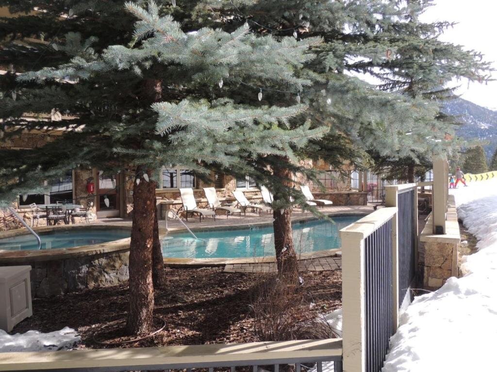 Standard Zimmer River Run Village, 2 Bed Condo at Lone Eagle Lodge, Ski-in Ski-out