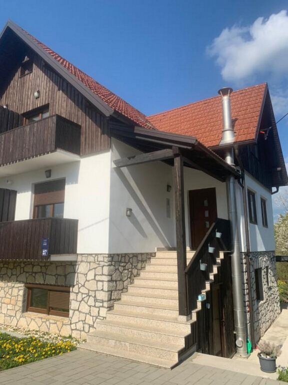 Double Family Cottage with balcony Guesthouse Family Bosnic