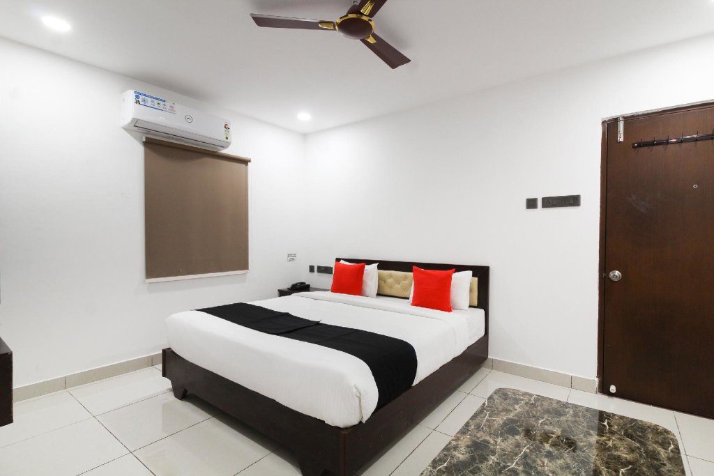 Standard suite Super OYO Collection O Mythri Hotel