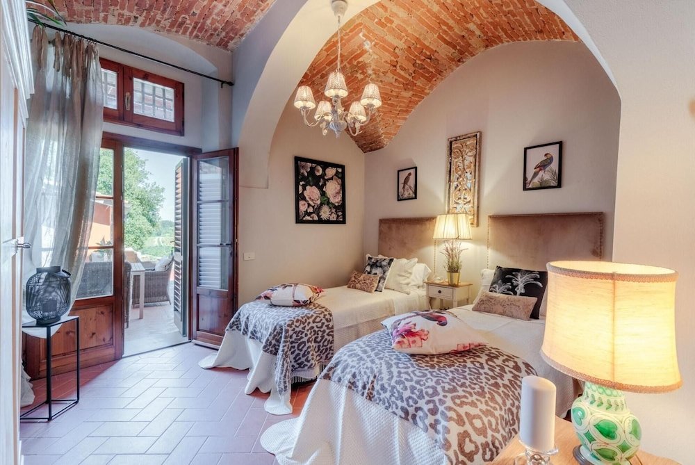 Villa Villa Chianti, your Secret 4 Bedrooms Retreat with View over the Vineyards in Marcialla